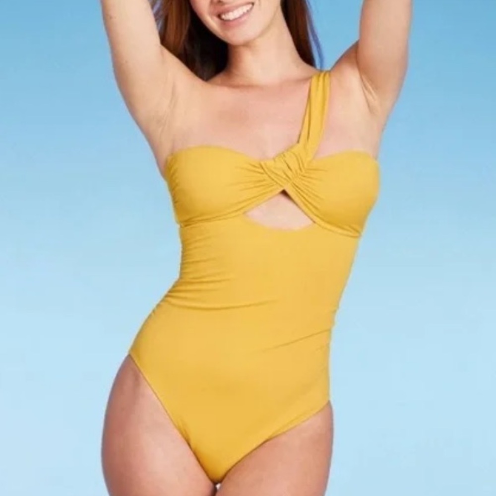 Shade & Shore Yellow Gold Asymmetric Twist Front One Piece Swimsuit M NEW